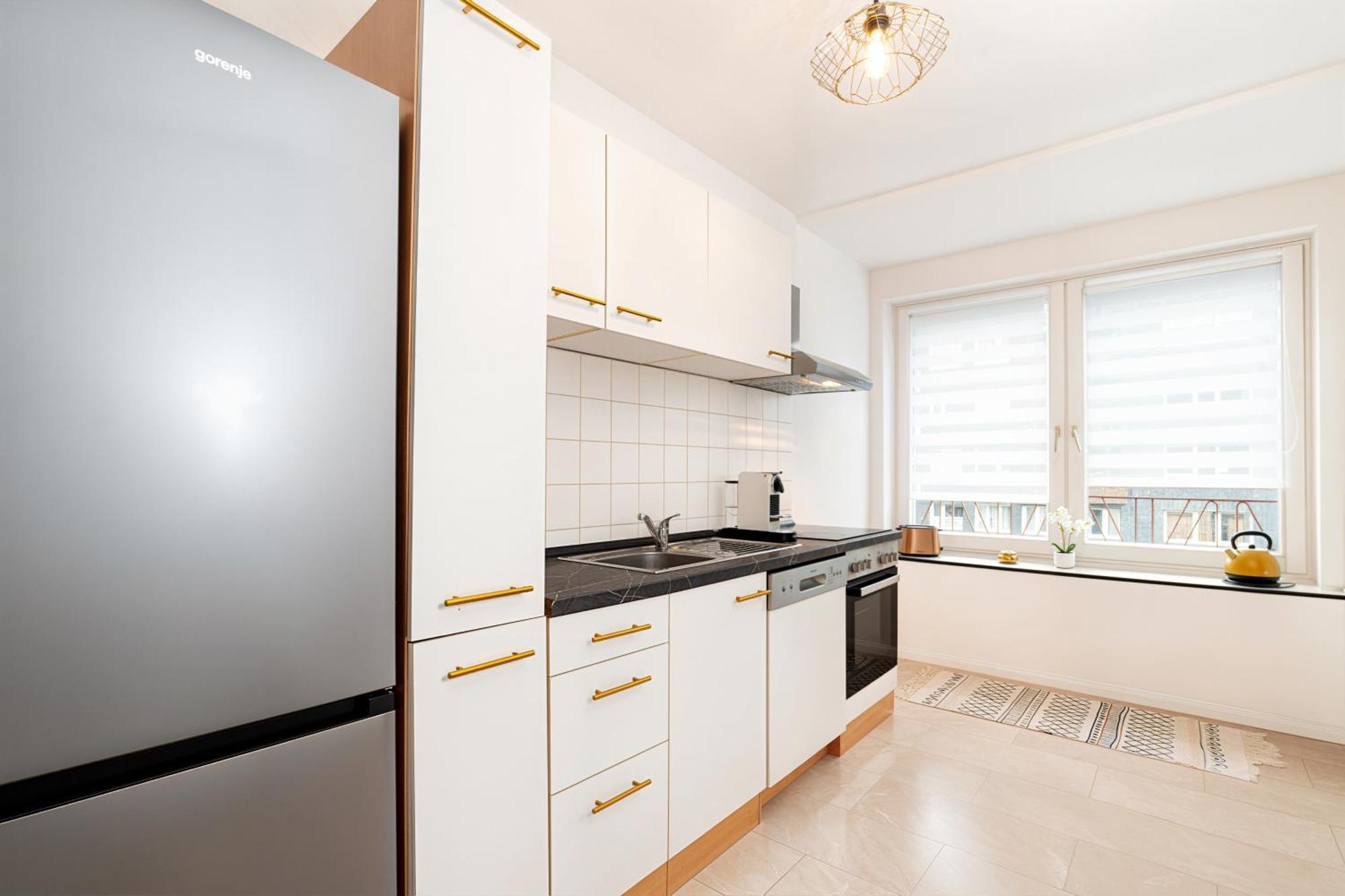 Smart Home - Essen - Perfect For 5 Guests! Central - Balcony - Netflix - Free Parking Zone المظهر الخارجي الصورة
