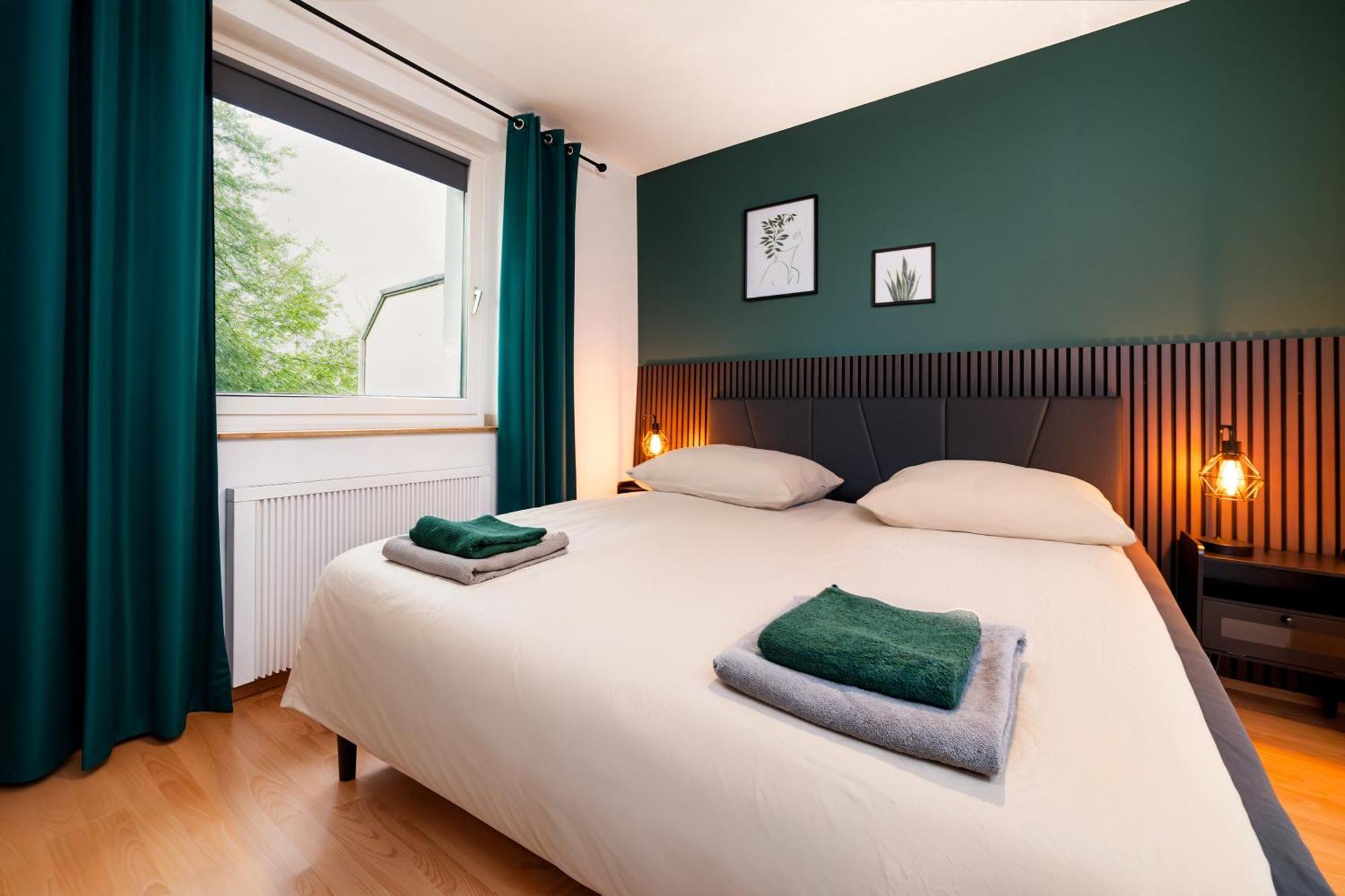 Smart Home - Essen - Perfect For 5 Guests! Central - Balcony - Netflix - Free Parking Zone المظهر الخارجي الصورة