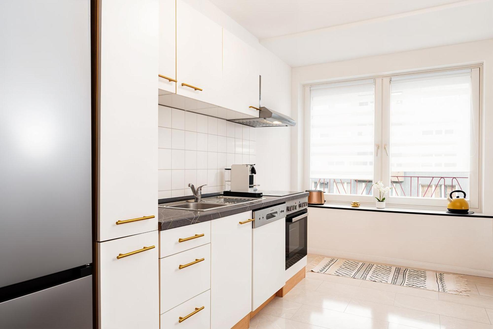 Smart Home - Essen - Perfect For 5 Guests! Central - Balcony - Netflix - Free Parking Zone المظهر الخارجي الصورة