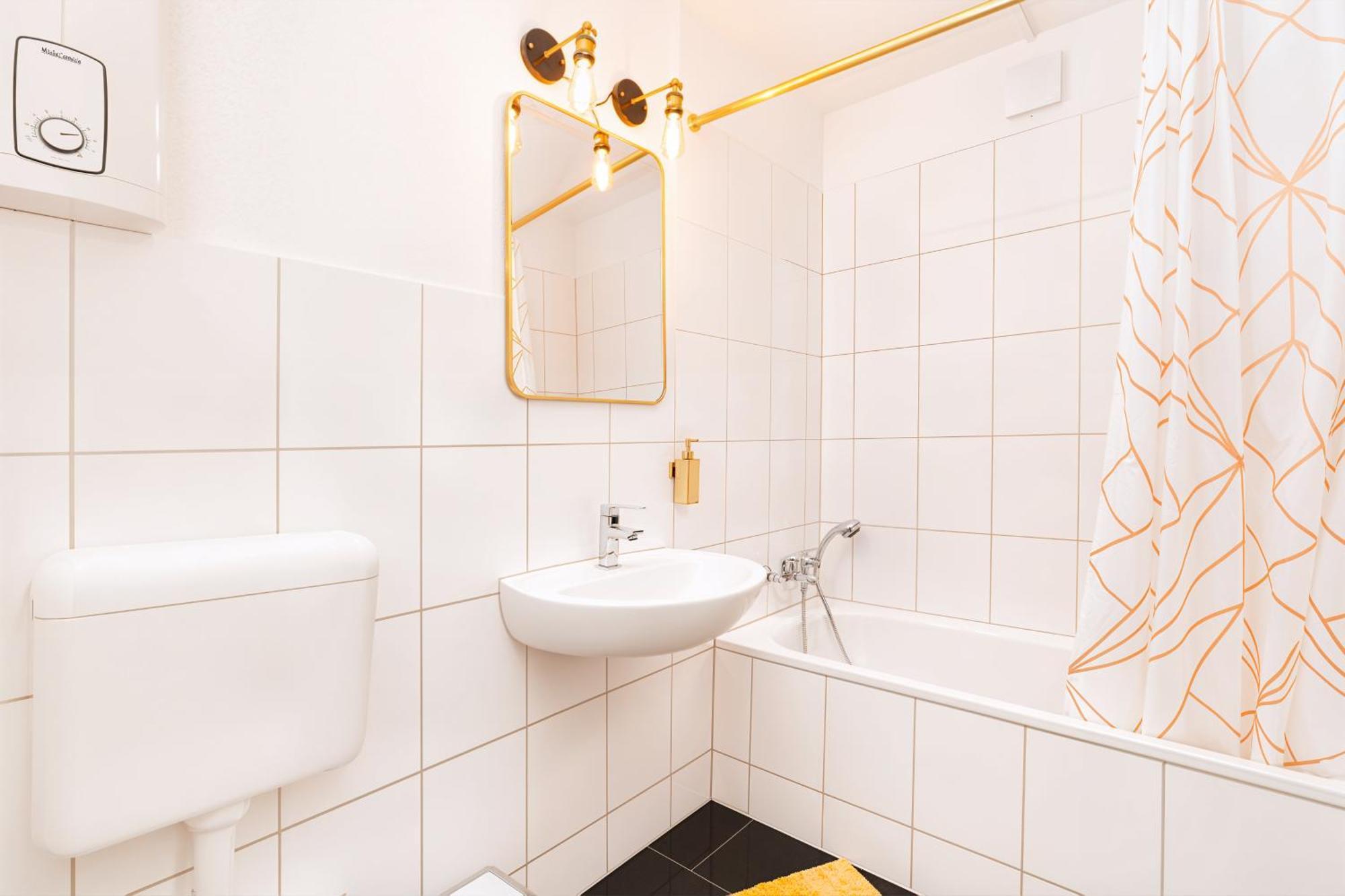 Smart Home - Essen - Perfect For 5 Guests! Central - Balcony - Netflix - Free Parking Zone المظهر الخارجي الصورة